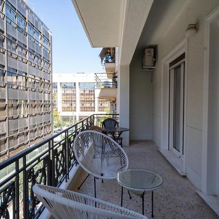 Vibrant Urban Getaway: Charming 2-Bedroom Near Bars, Parks, And Metro Athens Luaran gambar